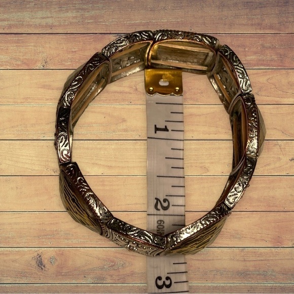 💍 Ornate Animal Print Stretch Bracelet (Tiger) - Picture 4 of 9